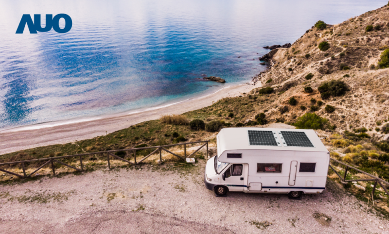 「可撓輕量化太陽光電板SunCurva」使用輕量特殊耐候型複合板取代傳統太陽能板的玻璃前板，不僅降低70%重量，每米平方僅3Kg；具有抗衝擊性能及通過電磁相容性測試，可應用於交通運輸工具，如露營車、遊艇等